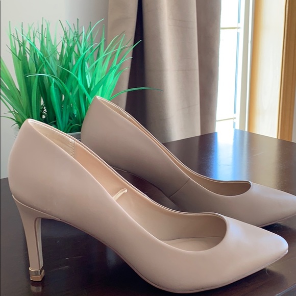 In Every Story Nude S 9W Shoes Bundle and Save 20% - Picture 2 of 7